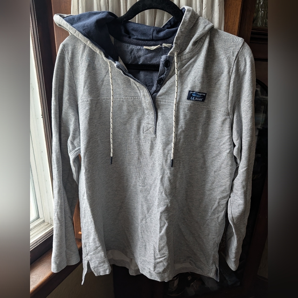 L.L. Bean Light Gray Hooded Pullover with Navy Lining